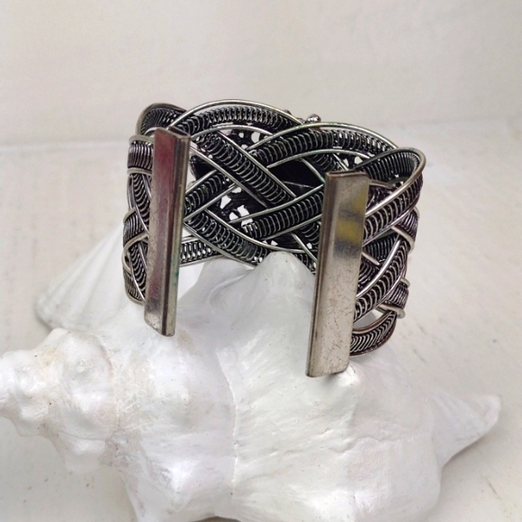 ♥️BundleOnly❤️ Black Faux Stone Braided Silver Tone Edgy Ornate Cuff Bracelet - Picture 5 of 10